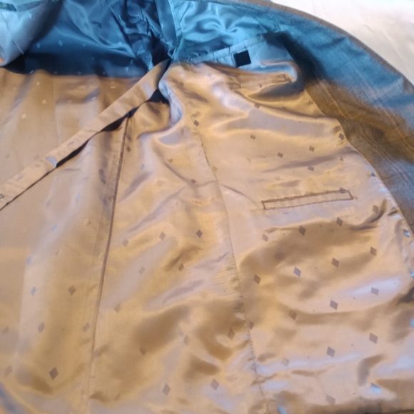 Tailored Suite - Picture 14 of 16